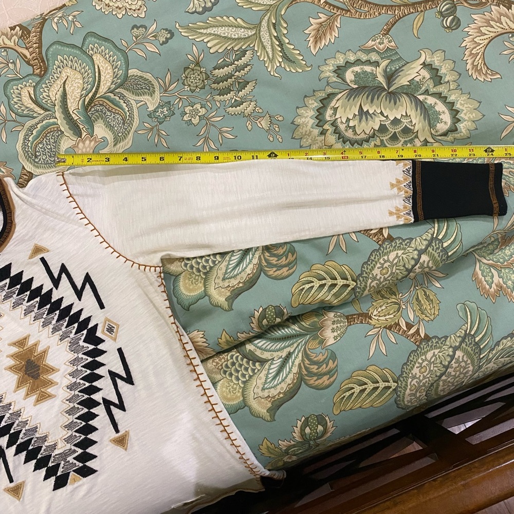 Double D Ranch White and Black Long Sleeve Top - Picture 6 of 7